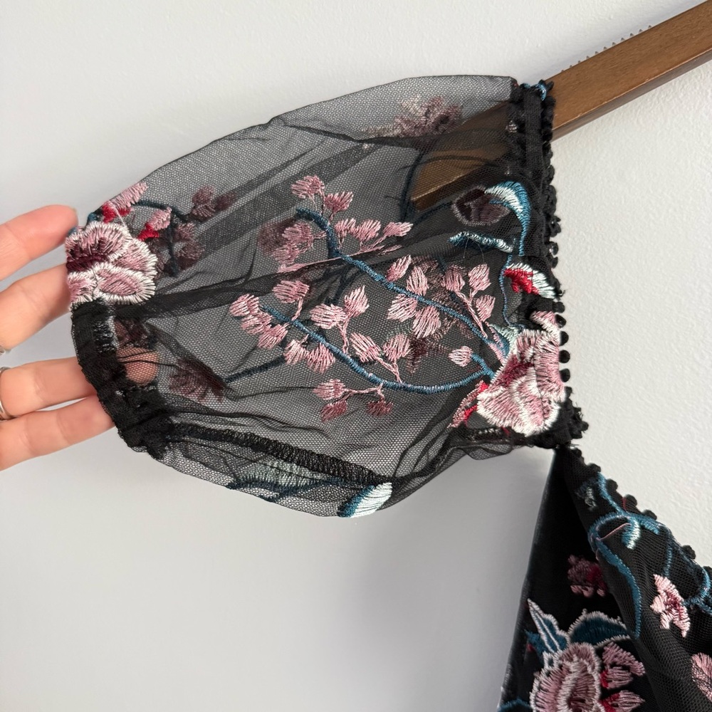 Showpo Women’s NWT Honey Black & Pink Floral Embroidered Over-The-Shoulder Dress - Picture 7 of 11